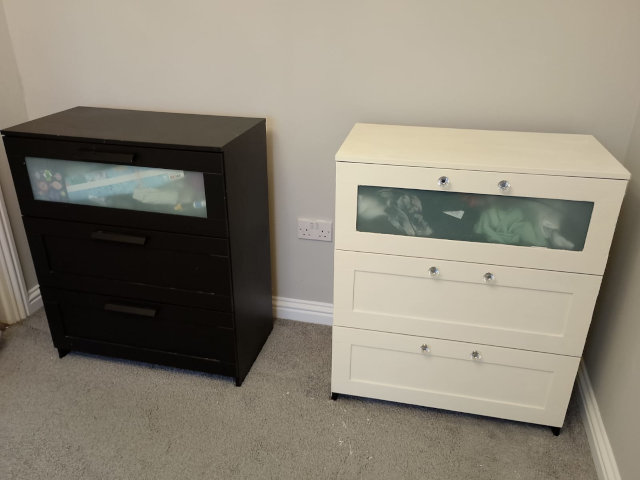 Chest of drawers
